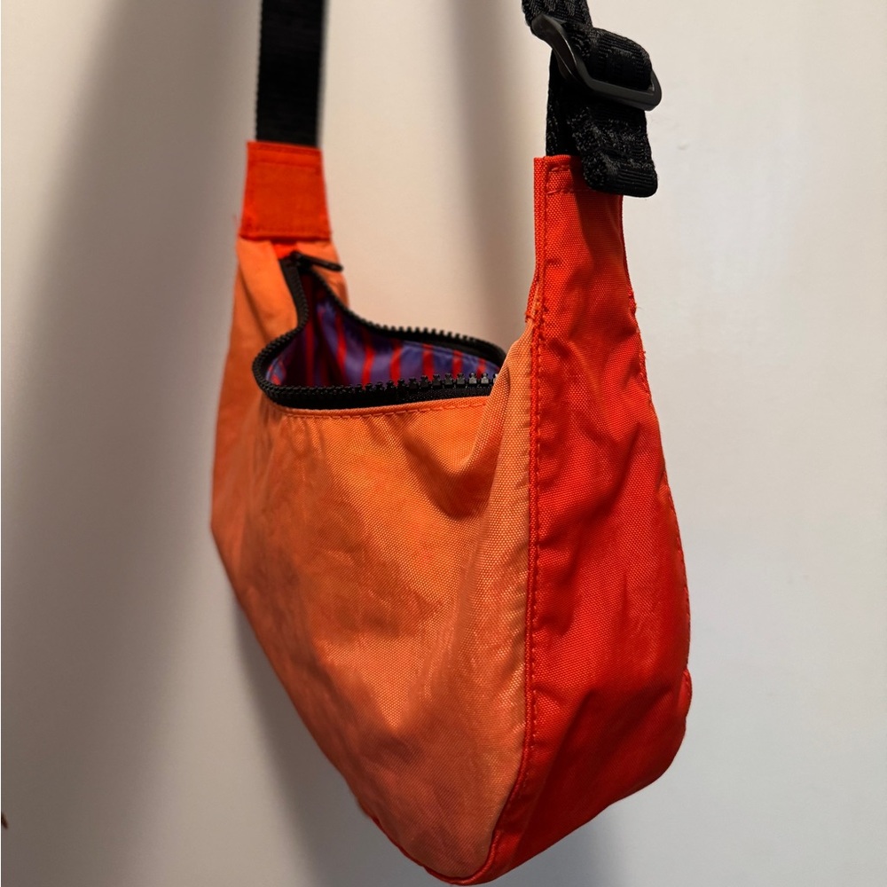 Baggu Small Nylon Crescent Bag DEAD STOCK- Poppy Mix - Picture 3 of 7